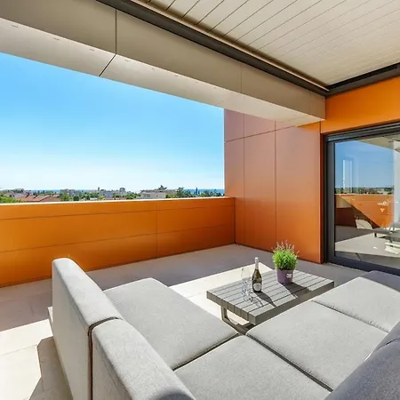 Luxury Penthouse Viki With Seaview Apartmán