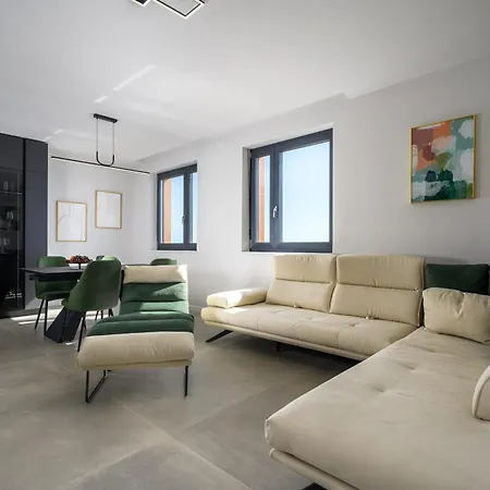 Luxury Penthouse Viki With Seaview * אומאג