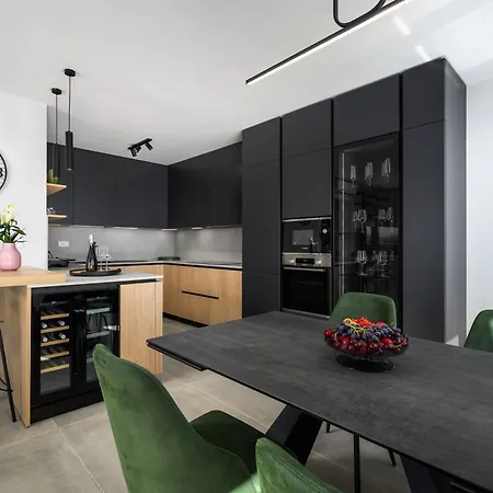 Luxury Penthouse Viki With Seaview אומאג