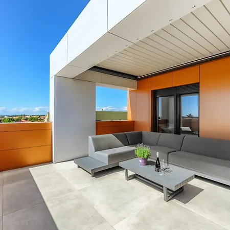 Luxury Penthouse Viki With Seaview דירה