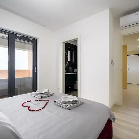 דירה Luxury Penthouse Viki With Seaview אומאג